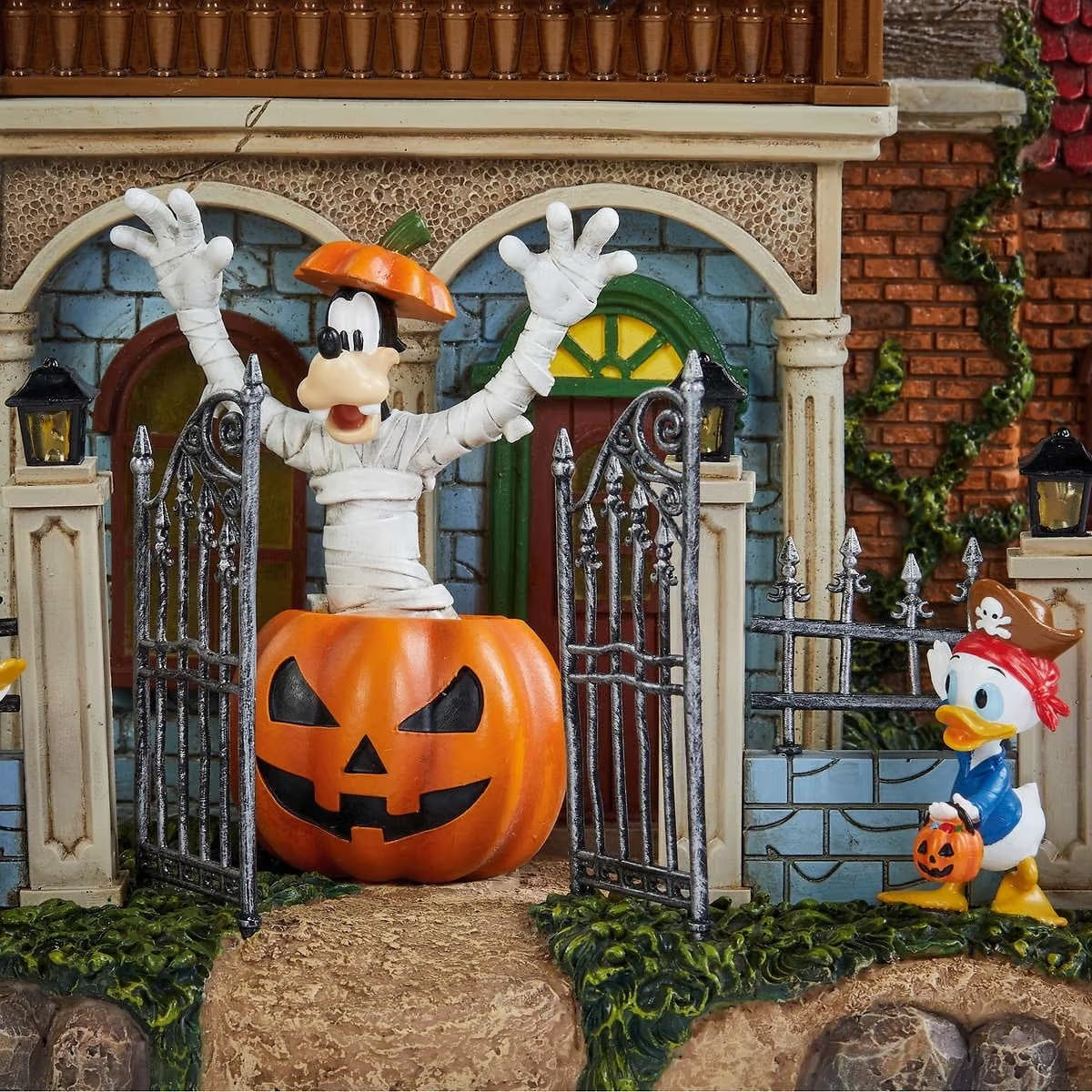 Disney Halloween Party House with Lights and Music, Indoor Decor